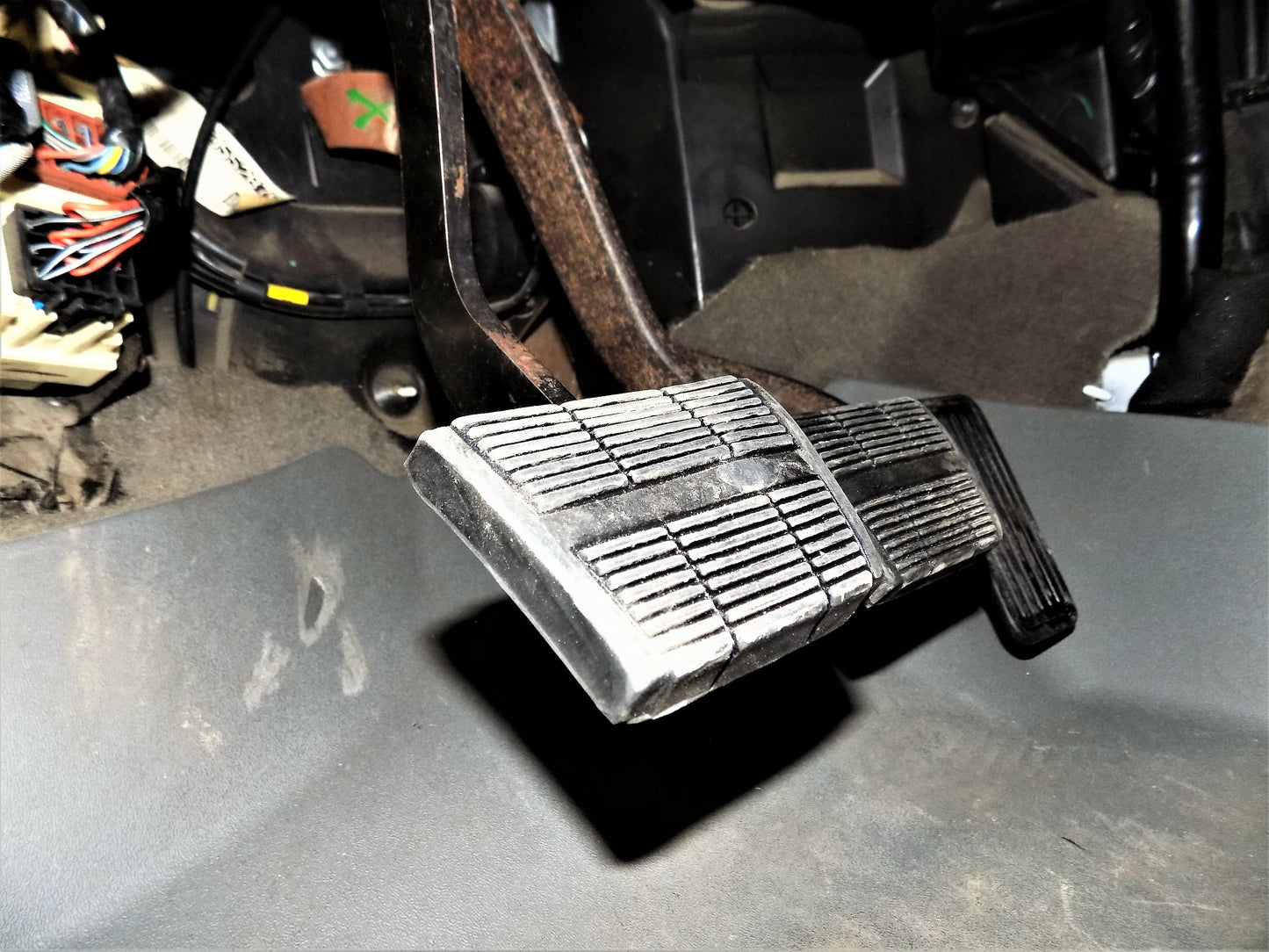 Metal Clutch Pedal for 1999-2006 NV3500 NV4500 5 Speed Manual Chevy GMC 6.0l Gas