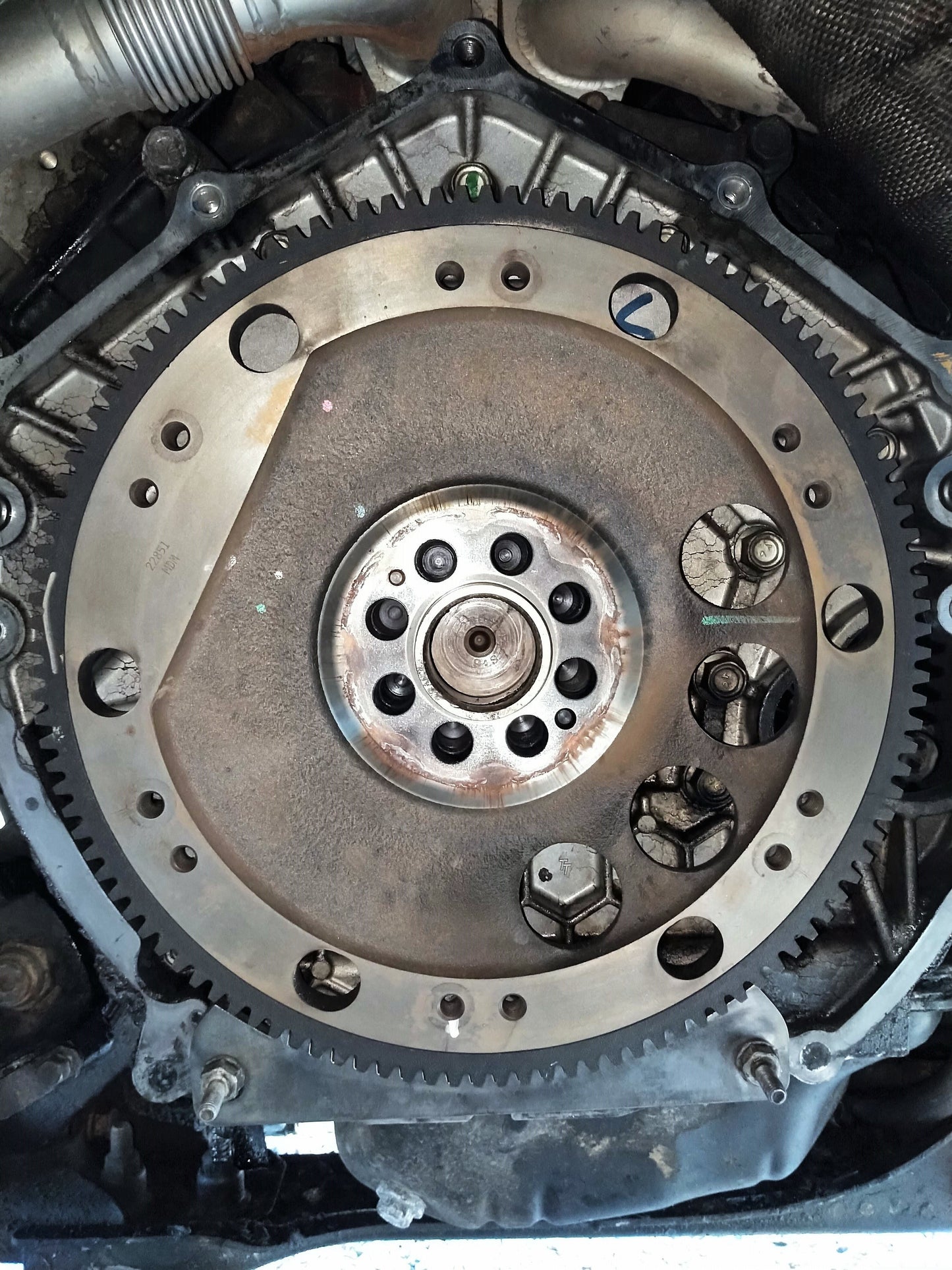 Flywheel Ring Gear Crank Shaft Holder Lock for 2001-2010 6.6l Duramax Chevy GMC