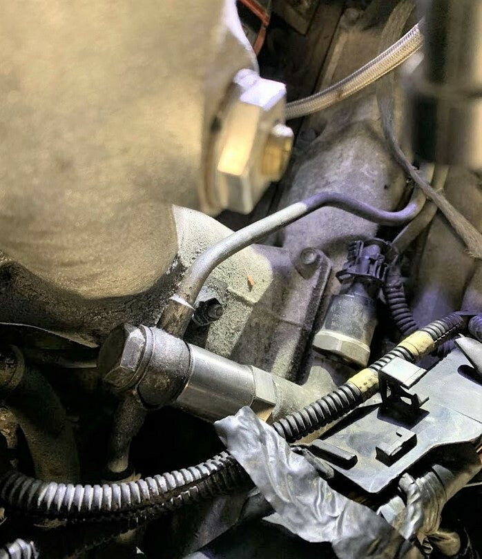 Race Fuel Rail Plug for 2001-2004.5 Chevy GMC 6.6l LB7 Duramax