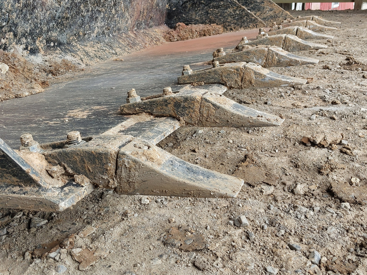 Flush Mount Bolt On Bucket Teeth for Skid Loader Track Loader or Tractor Loader