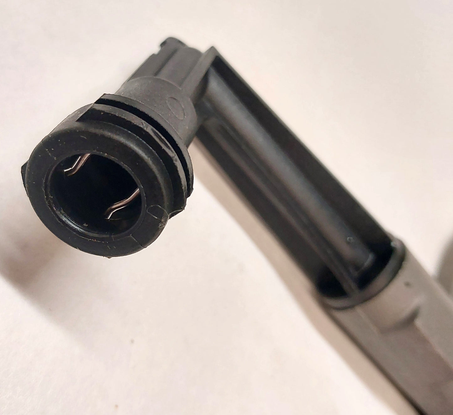 2x Master/Slave Cylinder Clutch Hose Clip for 01-06 Chevy GMC 6.6l Duramax ZF6