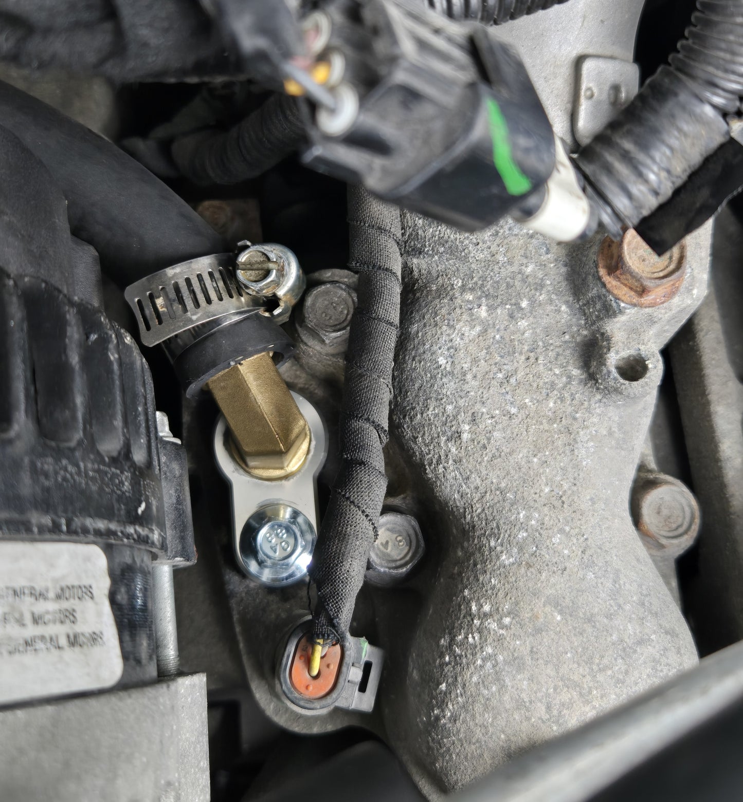 Thermostat Housing to Heater Core Coolant Adapter for 2005-2007 6.6l Duramax