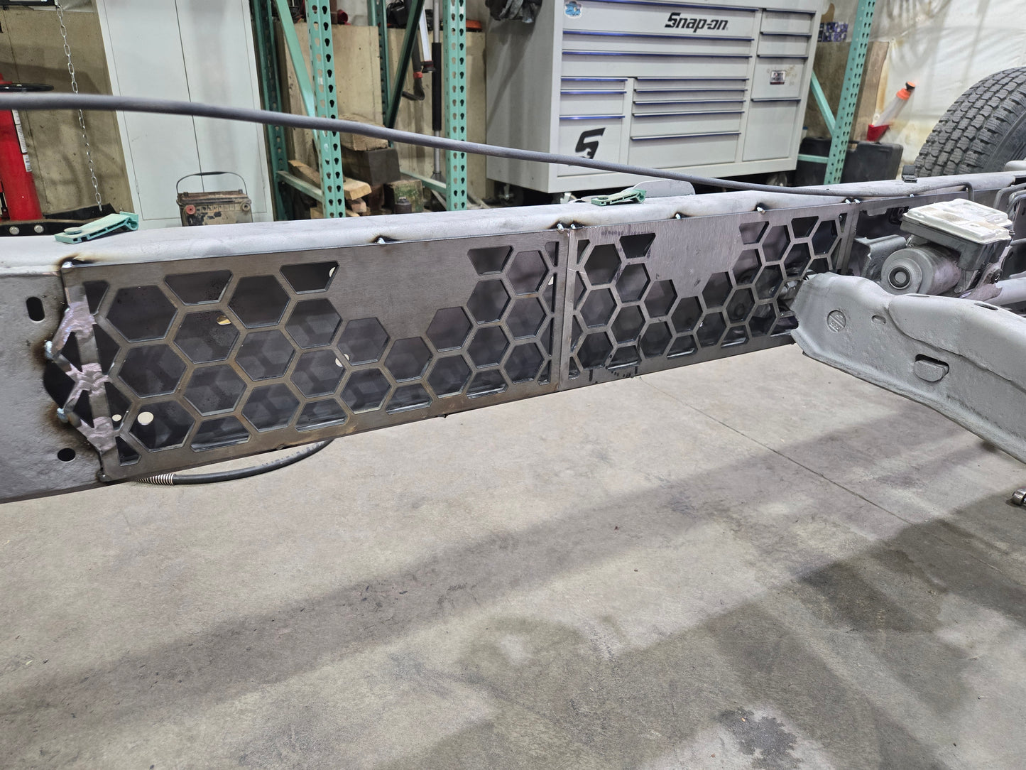 2pcs Frame Support Plates for 1999-2010 Chevy GMC 2500 3500 6.6l Duramax