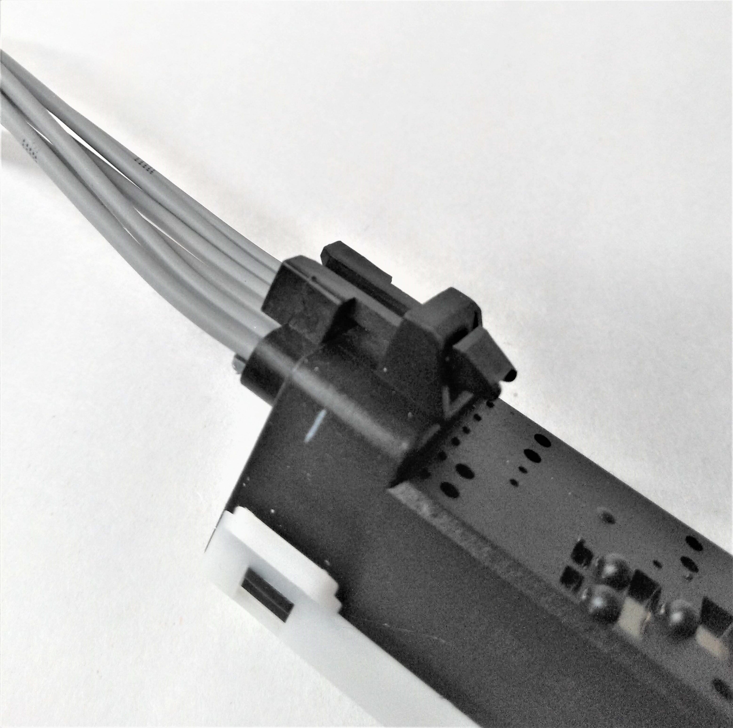 Clutch Neutral Safety Switch Pigtail Connector for 01-06 6.6l
